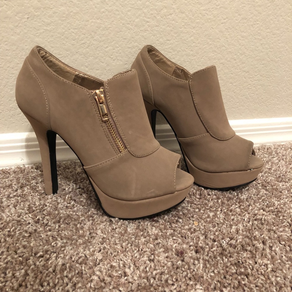 Tan heels